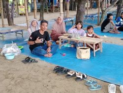 Keindahan Pantai Cemara Tuban Cocok Untuk Liburan Keluarga