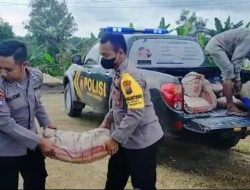 Polsek Robatal Kirim Semen Bantu Masyarakat Bangun Jembatan Masuk Pondok Pesantren