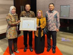 Predikat SAKIP Meningkat, Bupati Sampang Terima Penghargaan Dari Menpan RB