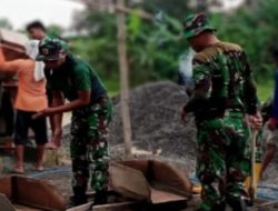 Babinsa Kepohbaru Bantu Percepatan Pembangunan Ponpes Mambaul Falah