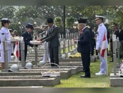 Jokowi Pimpin Upacara Ziarah Nasional Untuk Memperingati Hari Pahlawan Di Kalibata