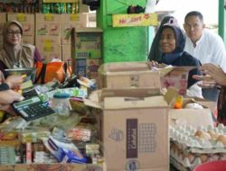 Jelang Tahun Baru Pj Bupati Bojonegoro Sidak Pasar Pastikan Bahan Pokok Aman