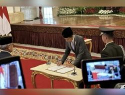 Jokowi Lantik Irjen Marthinus Hukom Sebagai Kepala Badan Narkotika Nasional BNN