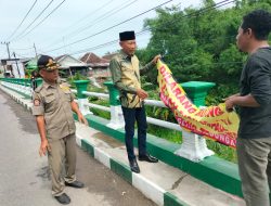 Kurangnya Kesadaran Warga, Banyak Sampah di Bawah Jembatan Pasar Kedungadem