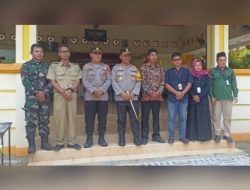 Memastikan Aman Dan Lancar ,Kapolres Tuban Datangi Proses Perhitungan Suara Di Pendopo Widang