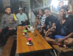 Anggota Polsek Sekaran Briptu Fernanda Lakukan Patroli Dialogis di Warkop Bulutengger