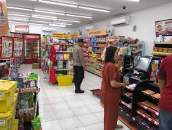 Polsek Sekaran Patroli Dialogis Di Alfamart Sampaikan Pesan Kamtibmas Pada Karyawan