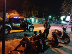 Patroli Malam Kanit Sabhara Sambangi Pemuda Nongkrong Serta Ajak Jaga Kamtibmas