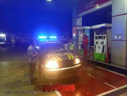 Polsek Babat Patroli Blue Light Obyek Vital Sambang SPBU by