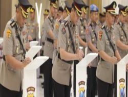 Kapolda Pimpin Sertijab Perwira Menengah Di Gedung Mahameru Polda Jatim
