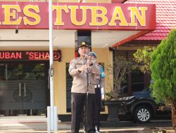 Kombespol. Agung Setyo Nugroho, S.I.K., Pimpin apel pagi di Halaman Mapolres Tuban